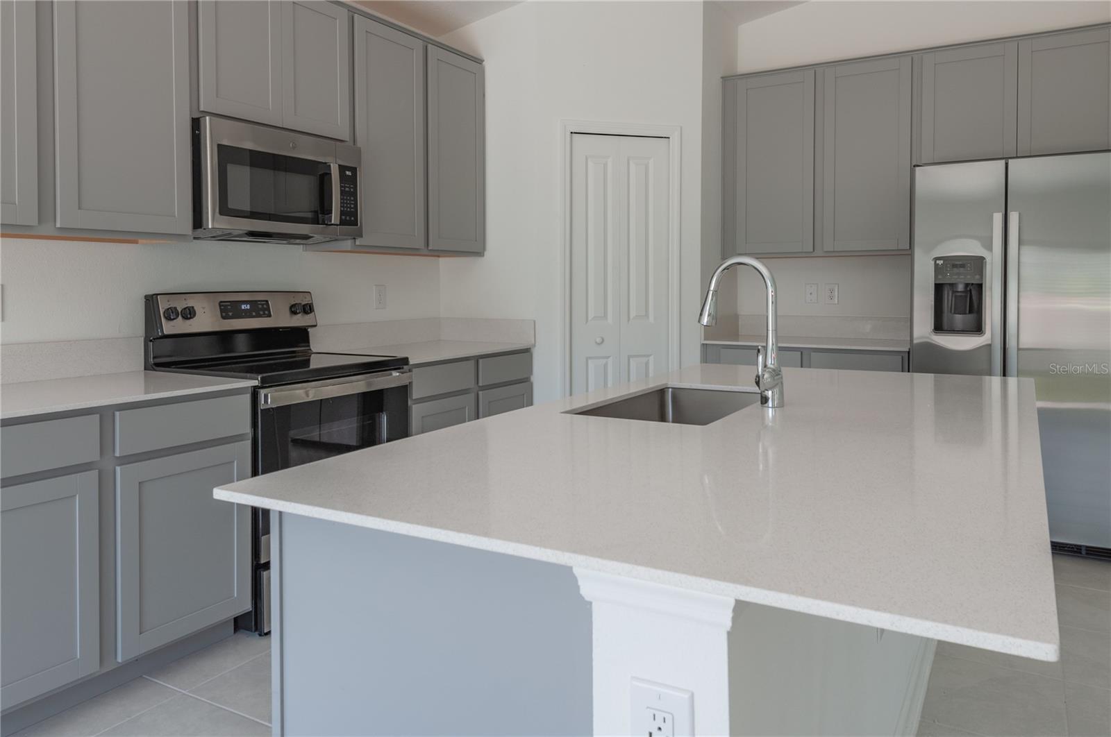 CASCADES PH 1A & 1B - Residential Lease