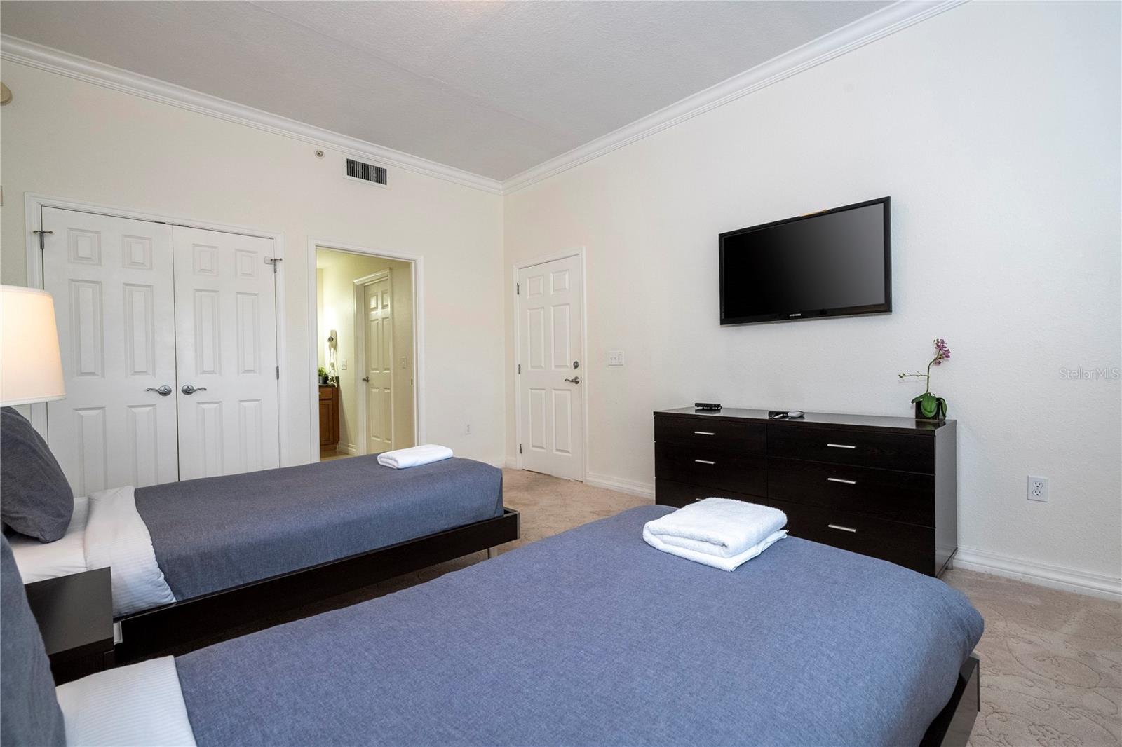VILLAS AT REUNION SQUARE CONDO PH 4 - Residential