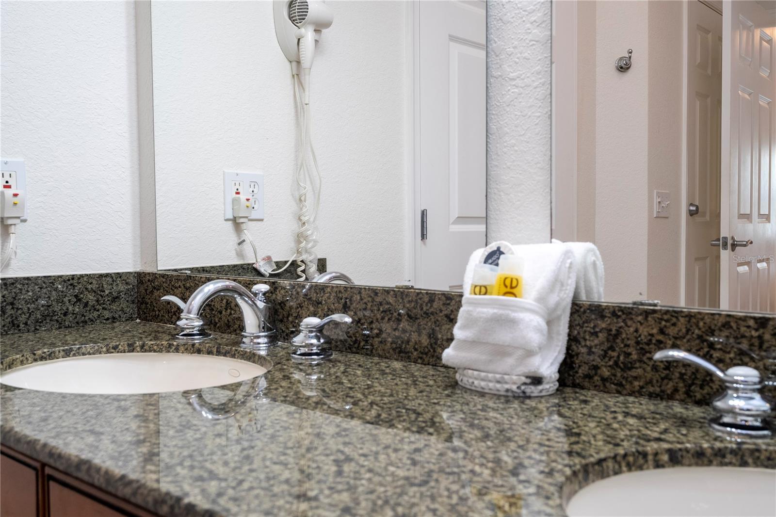 VILLAS AT REUNION SQUARE CONDO PH 4 - Residential