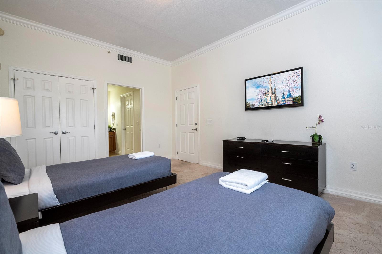 VILLAS AT REUNION SQUARE CONDO PH 4 - Residential