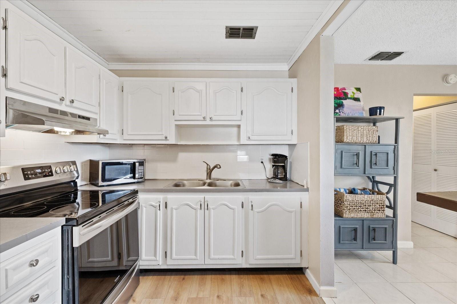 PARADISE POINTE WEST - Residential