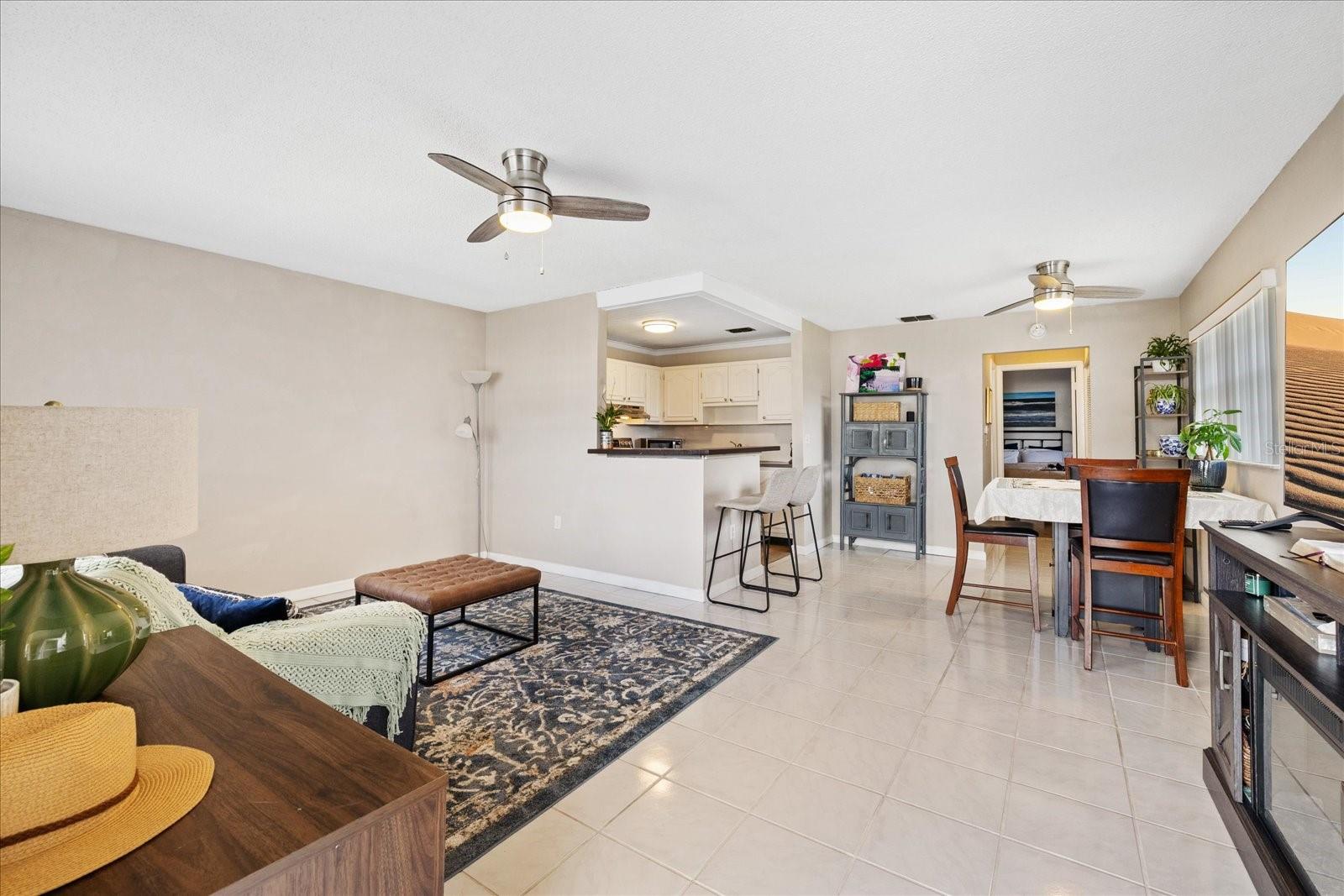 PARADISE POINTE WEST - Residential