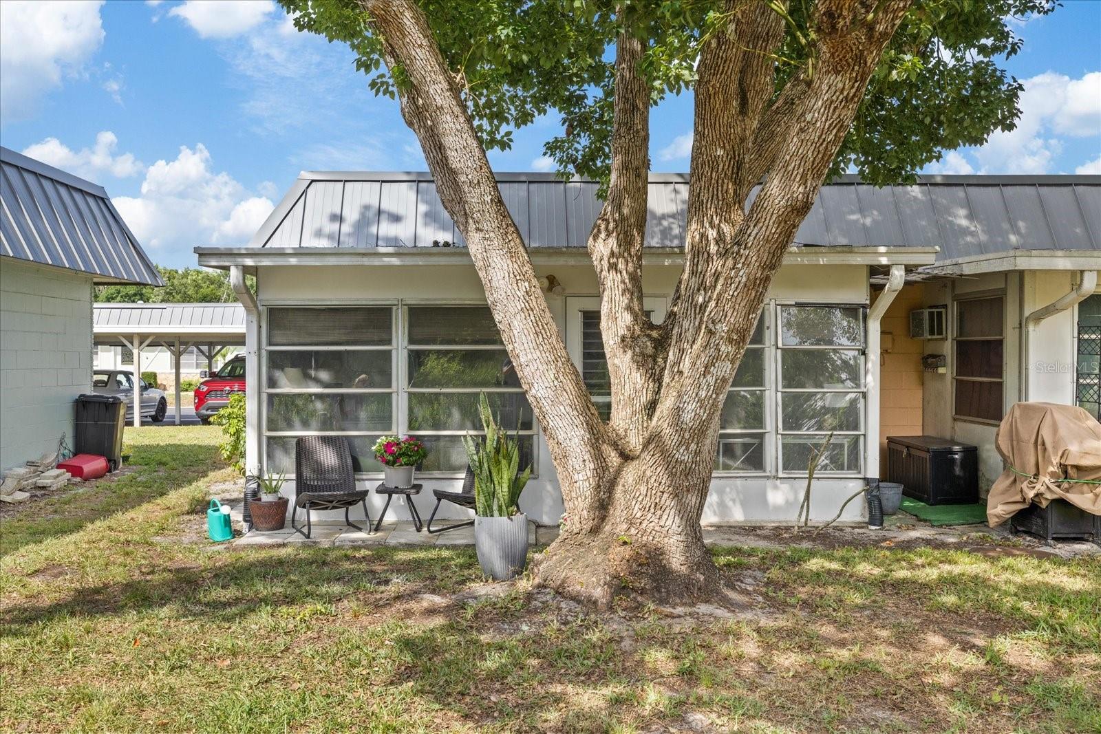 PARADISE POINTE WEST - Residential