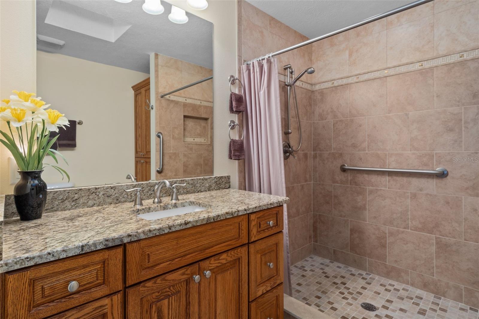ROYAL OAKS - Residential