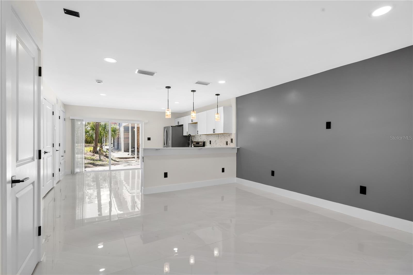 COLONIES - Residential