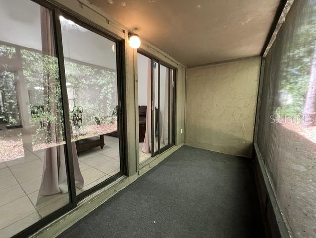 WOODSIDE VILLAS - Residential Lease