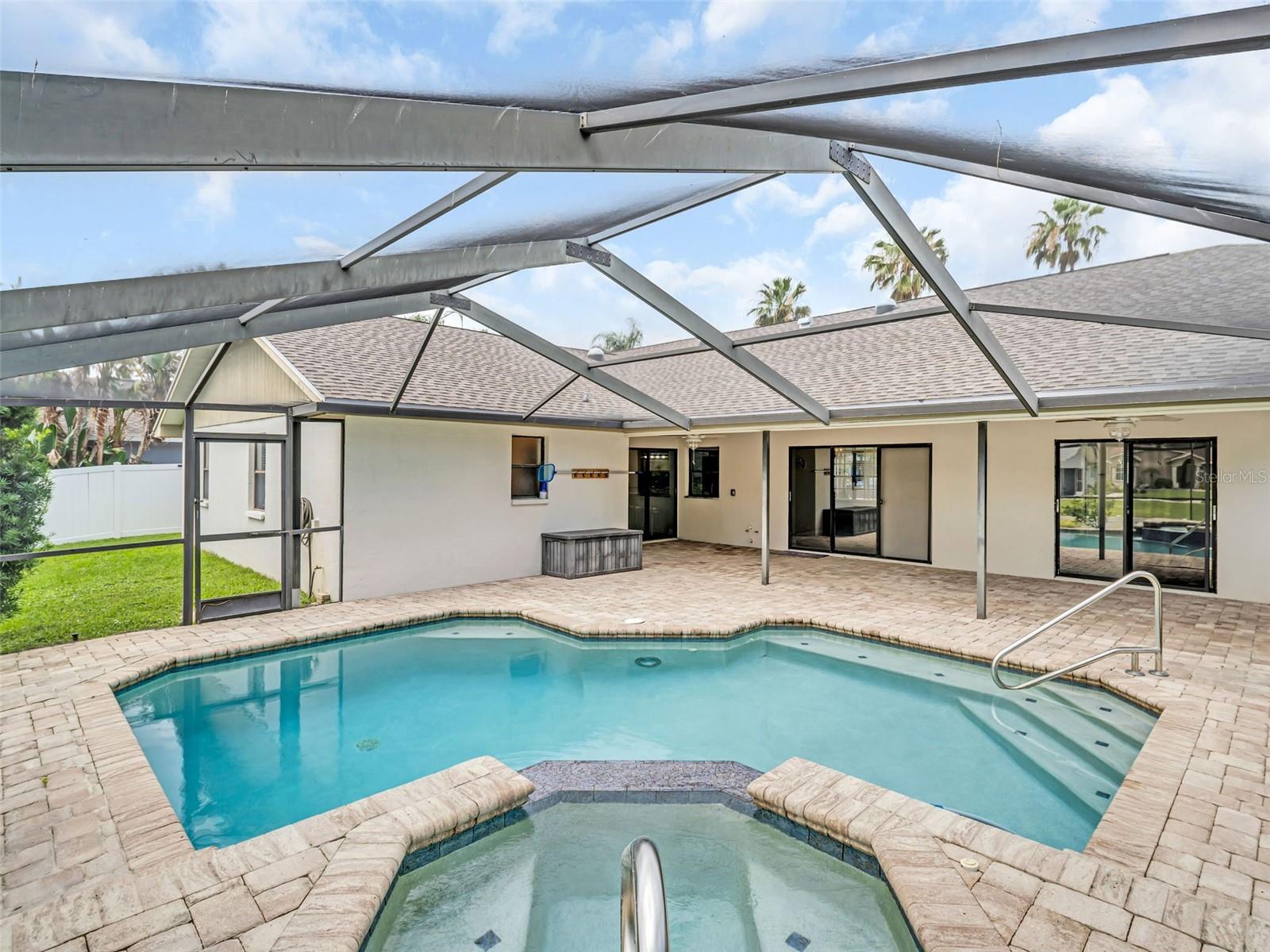 WHISPERING LAKES - Residential