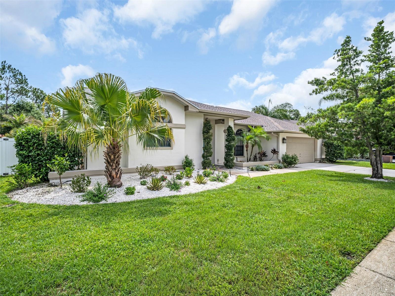 WHISPERING LAKES - Residential