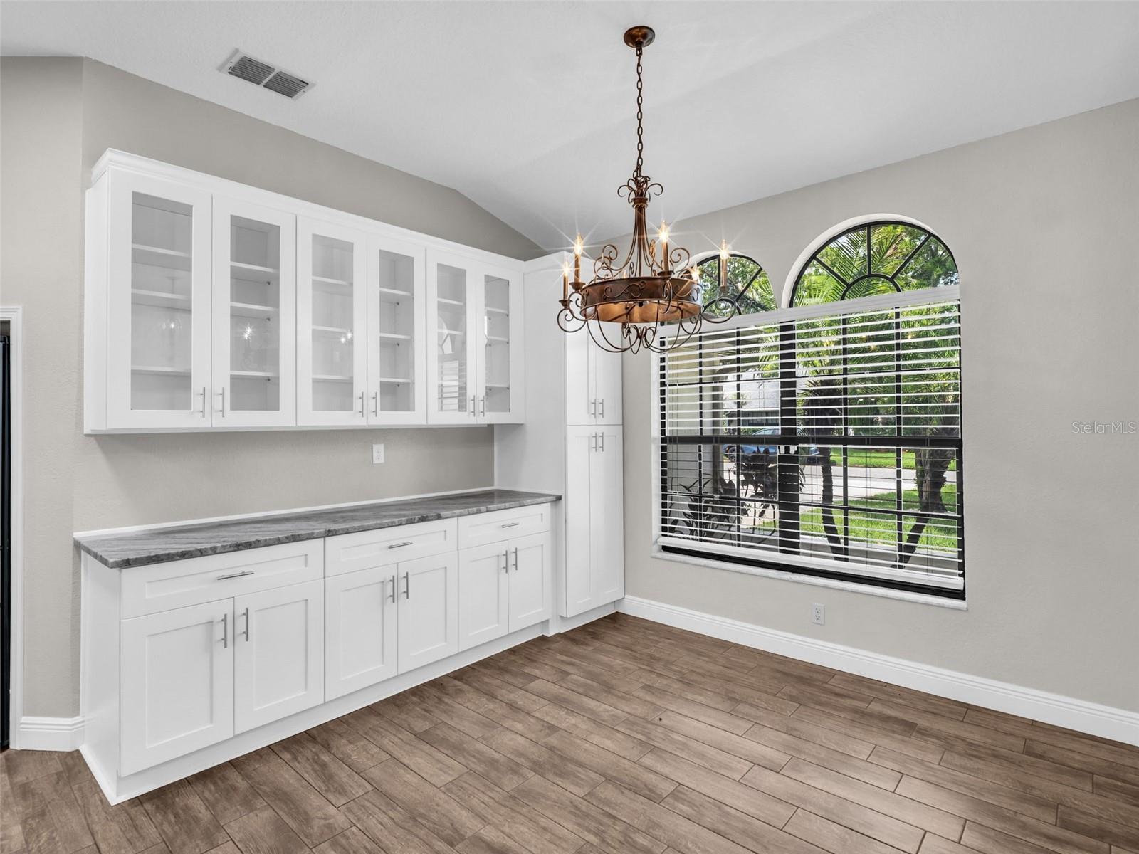 WHISPERING LAKES - Residential
