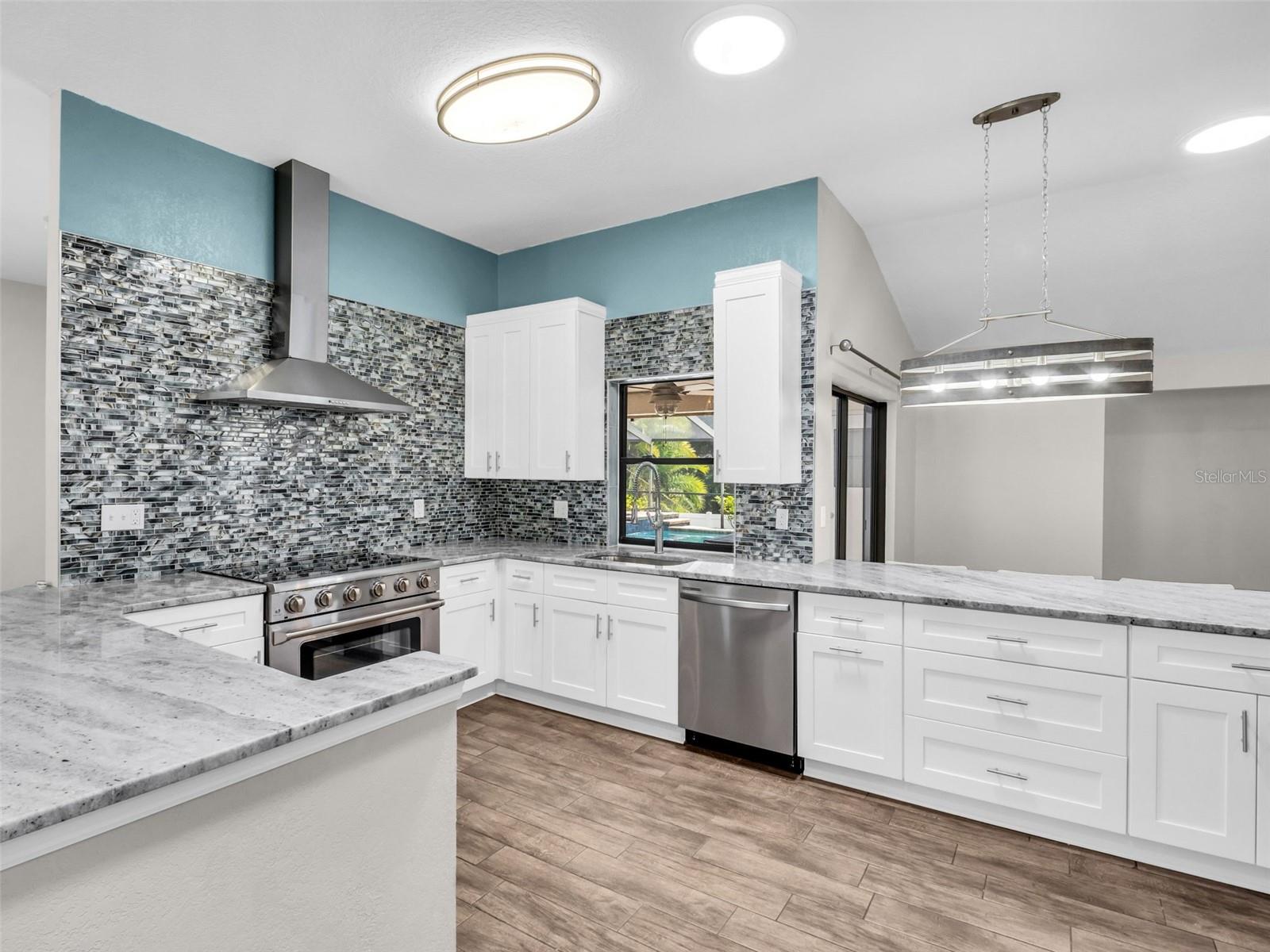 WHISPERING LAKES - Residential