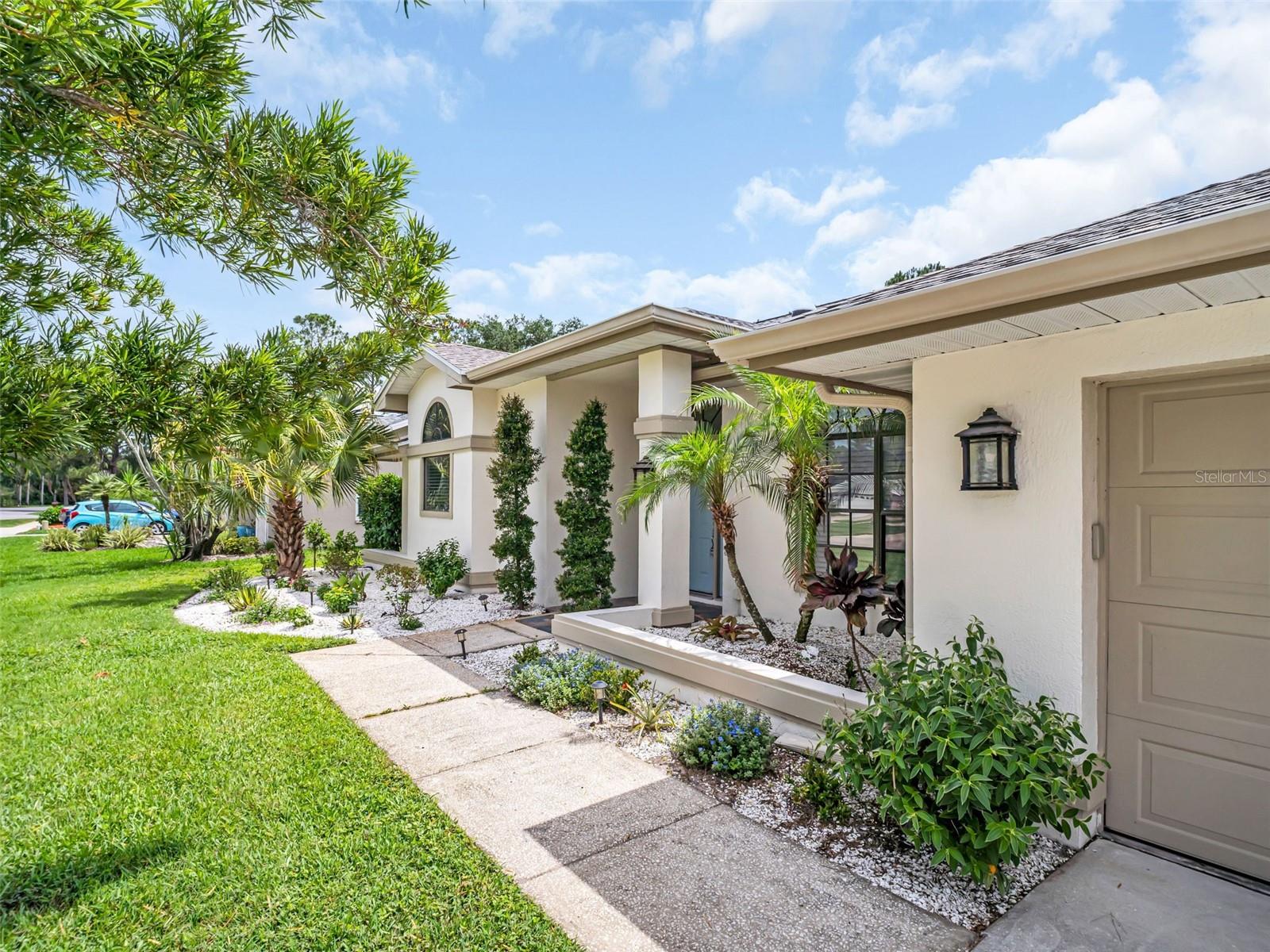 WHISPERING LAKES - Residential