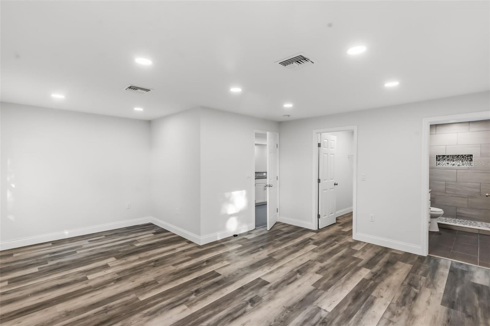 MORROW SQUARE - Residential