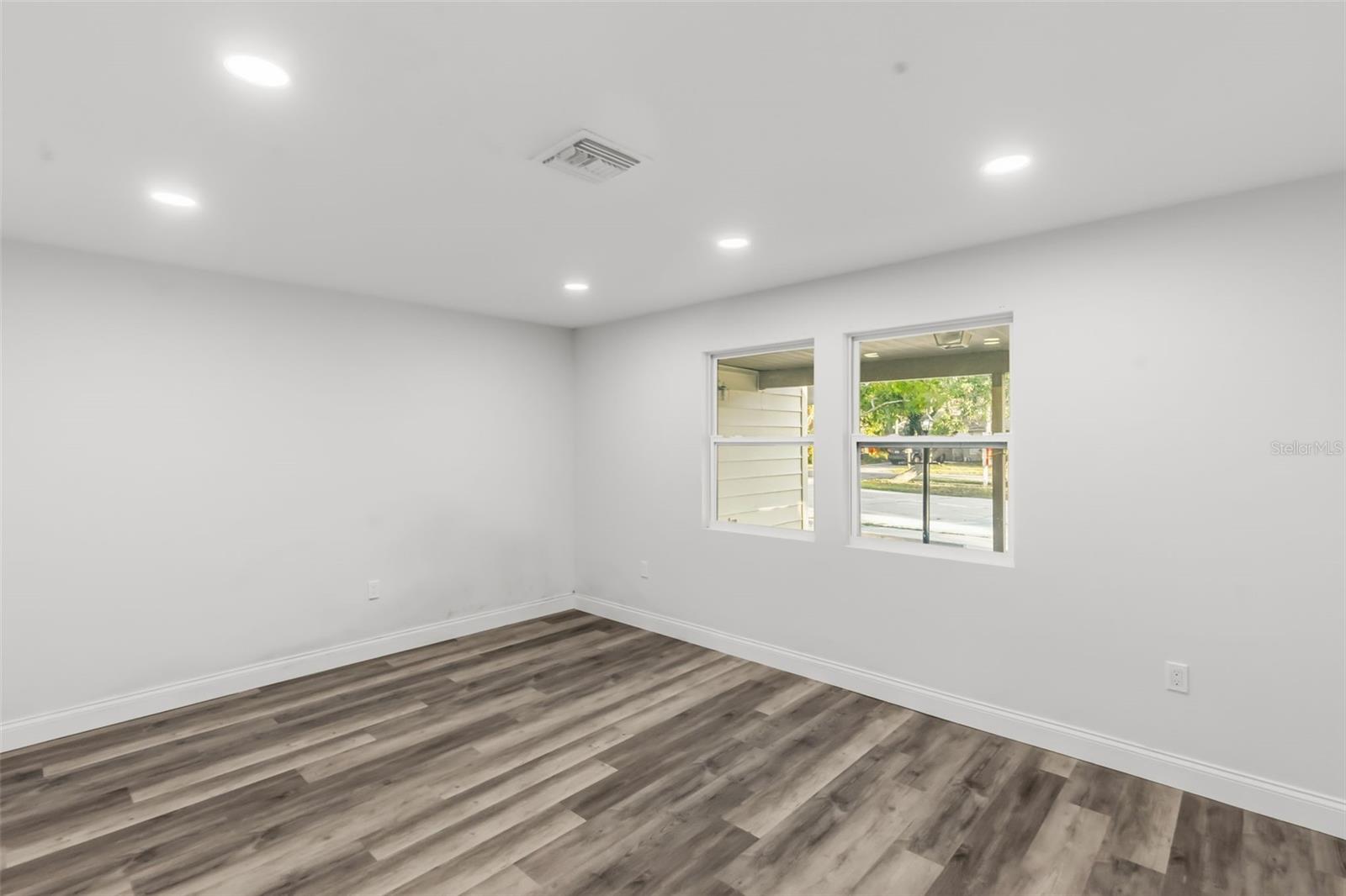 MORROW SQUARE - Residential