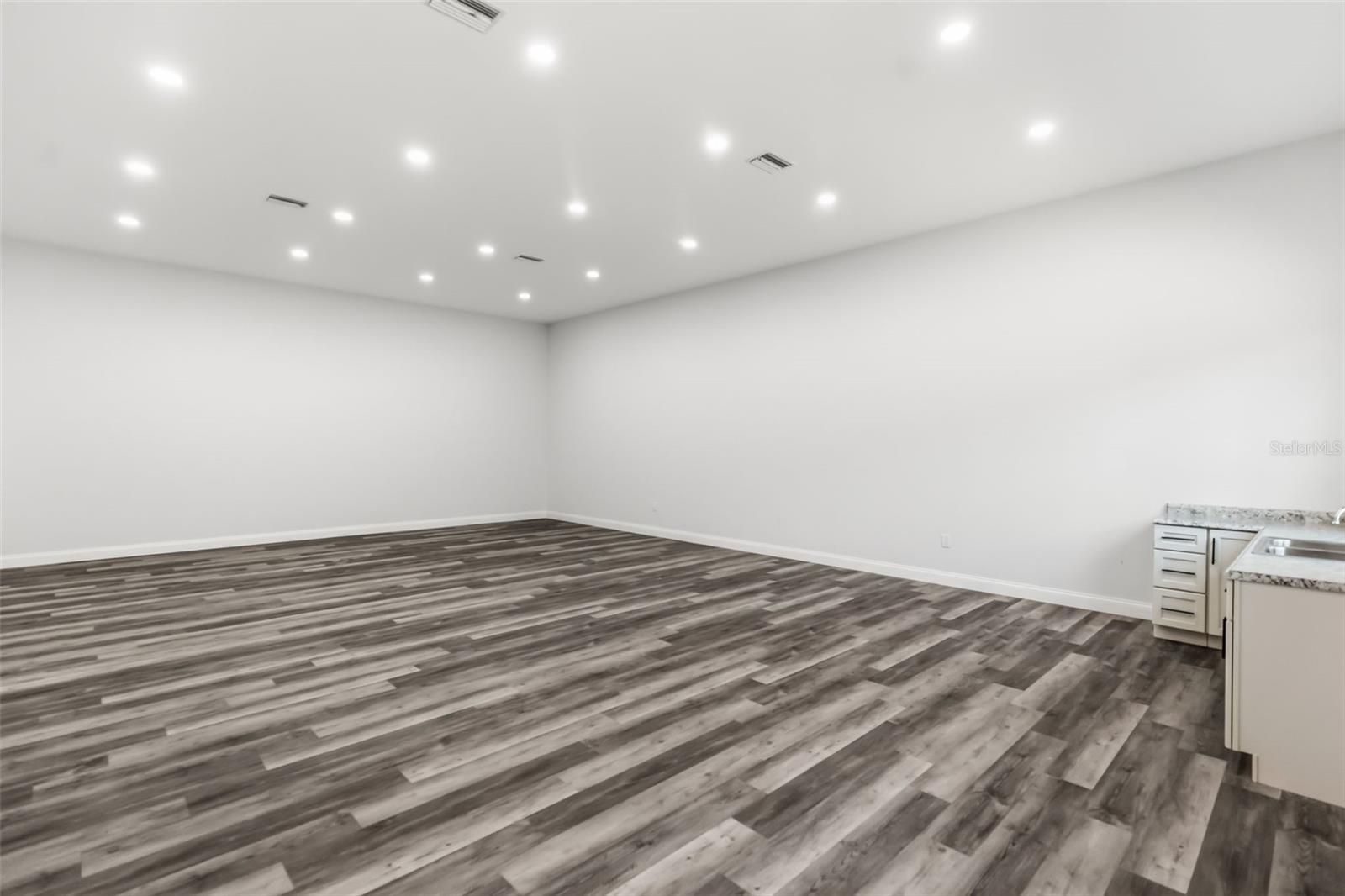 MORROW SQUARE - Residential
