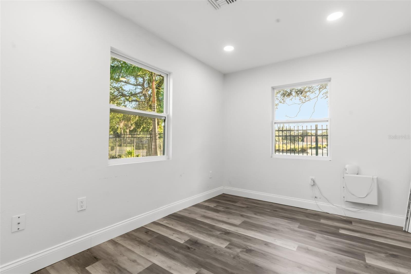 MORROW SQUARE - Residential