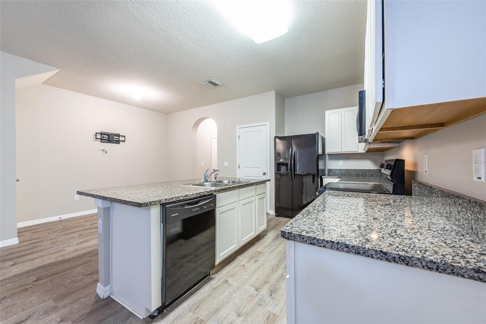 EAGLE PALM PH 4B - Residential Lease