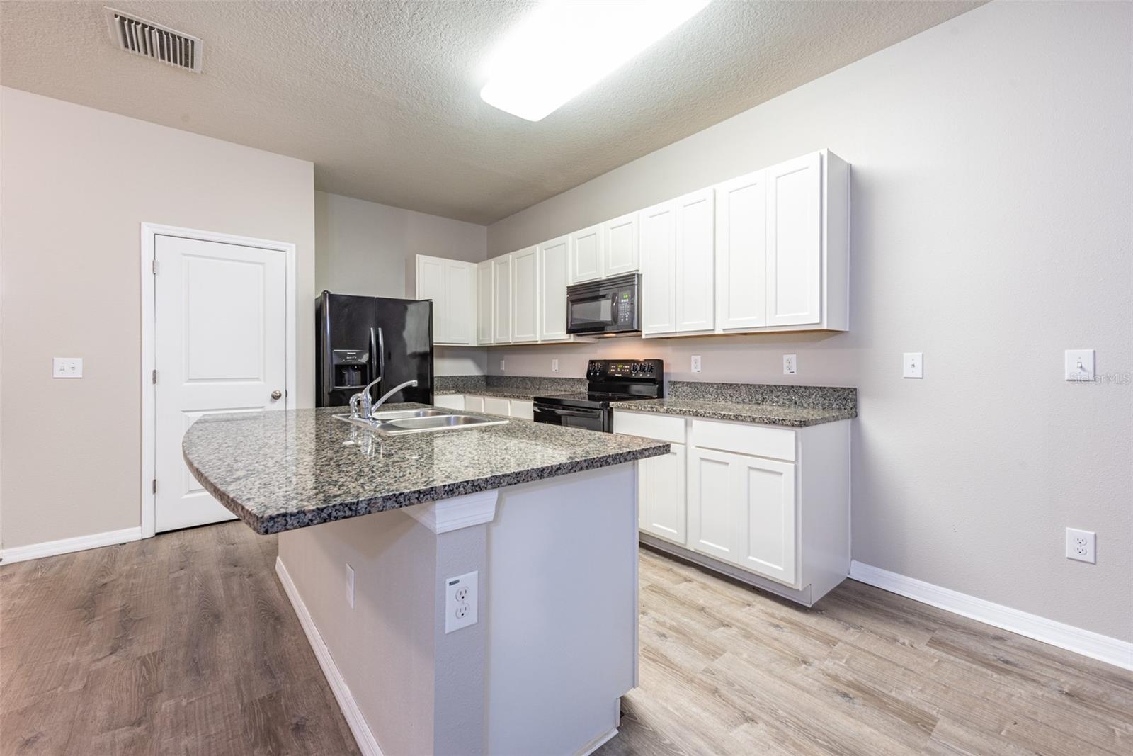 EAGLE PALM PH 4B - Residential Lease