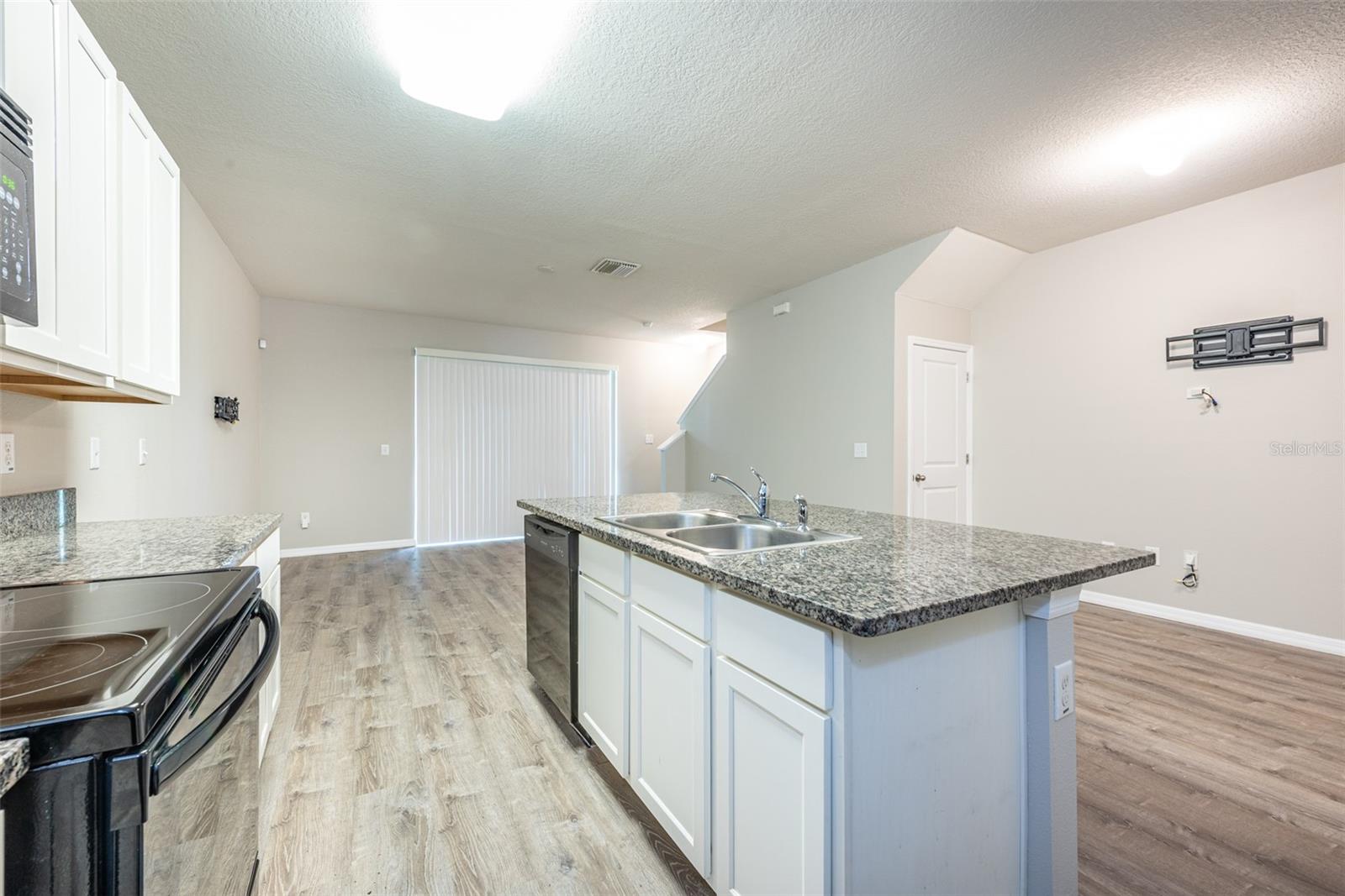 EAGLE PALM PH 4B - Residential Lease