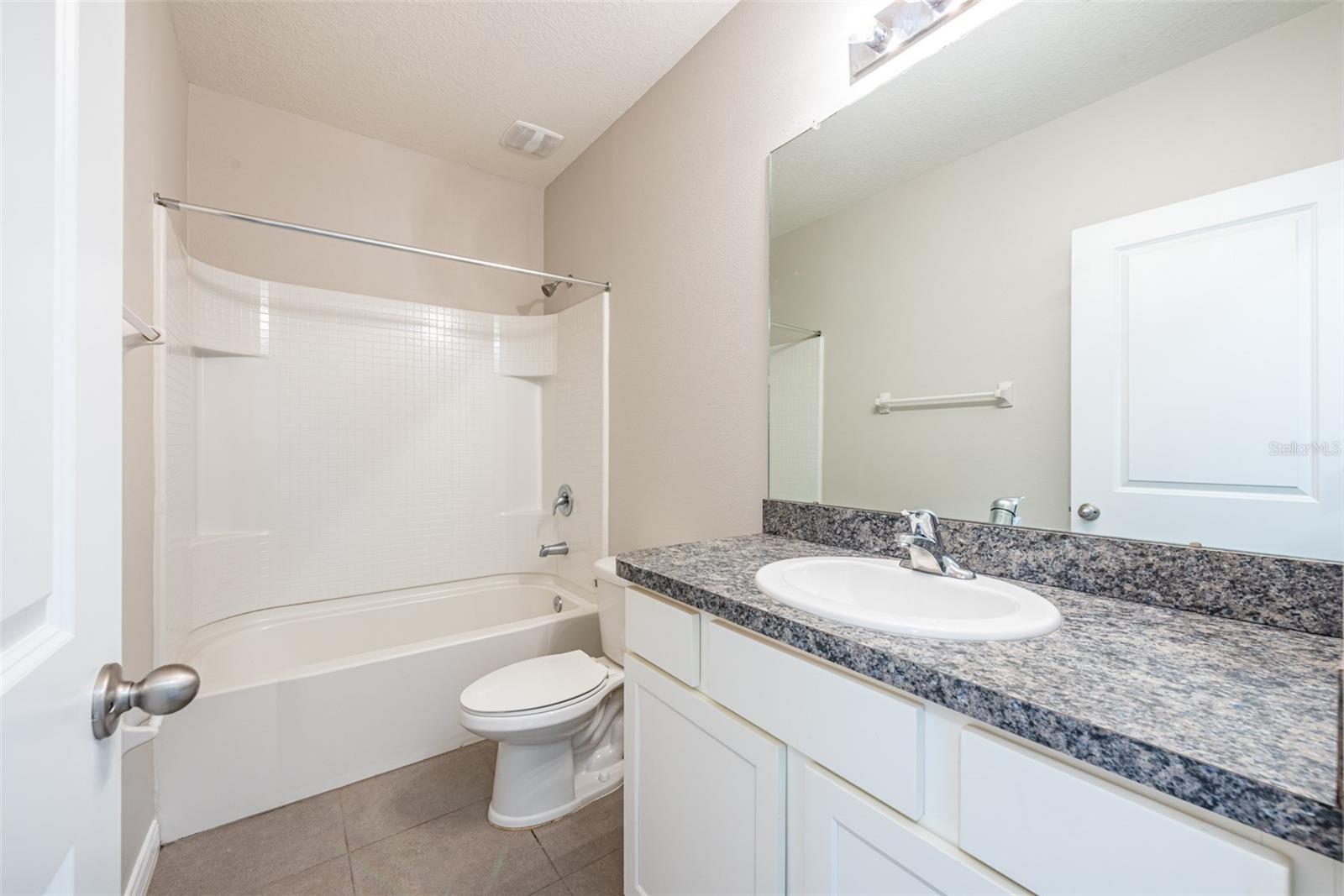 EAGLE PALM PH 4B - Residential Lease