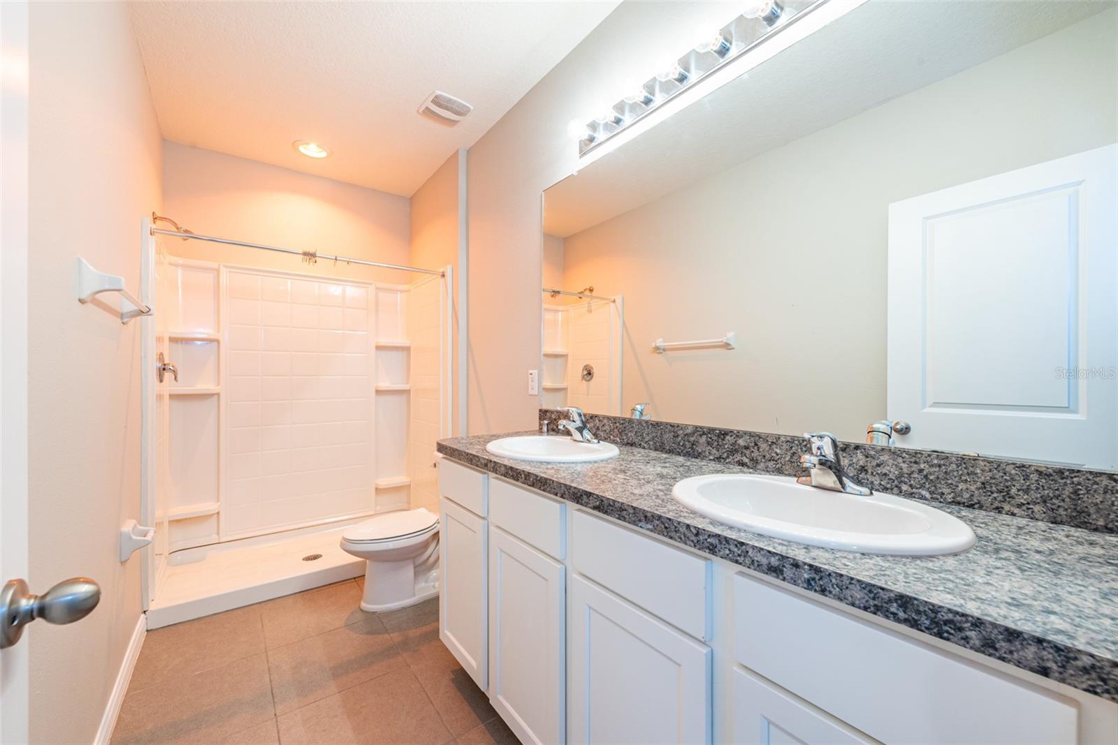 EAGLE PALM PH 4B - Residential Lease