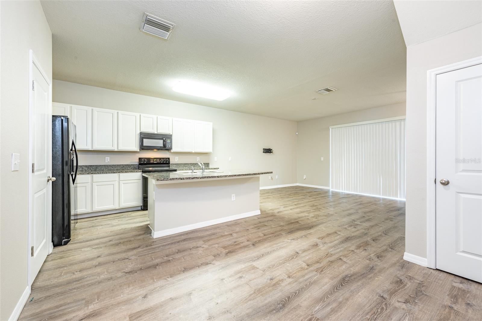 EAGLE PALM PH 4B - Residential Lease