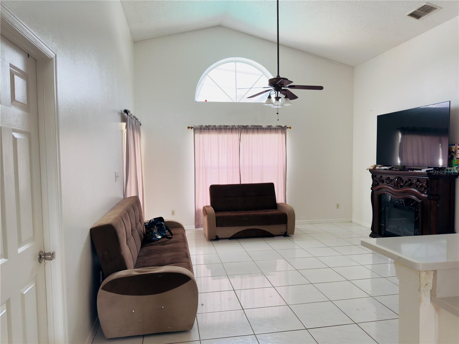 COUNTRY RUN - Residential
