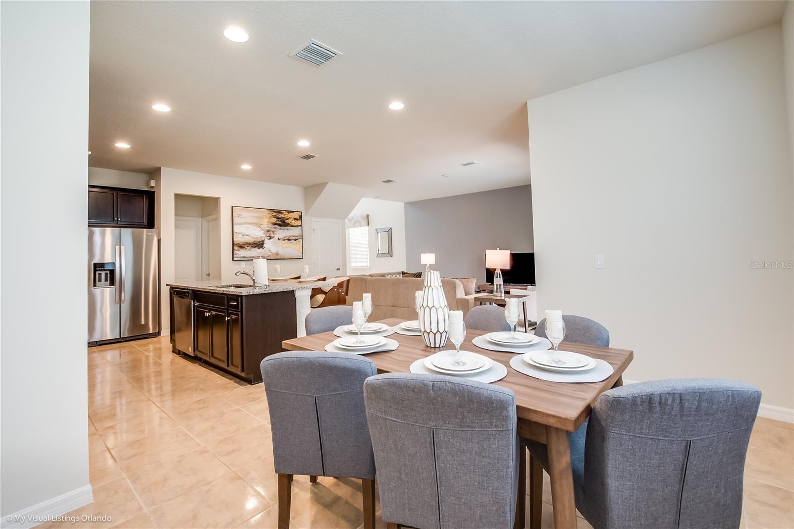 WINDSOR AT WESTSIDE - Residential