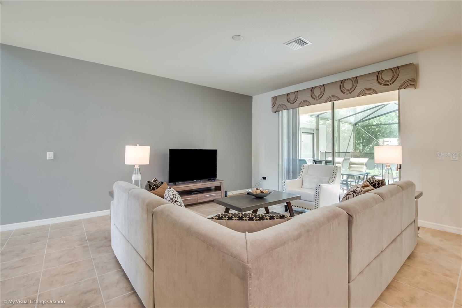 WINDSOR AT WESTSIDE - Residential