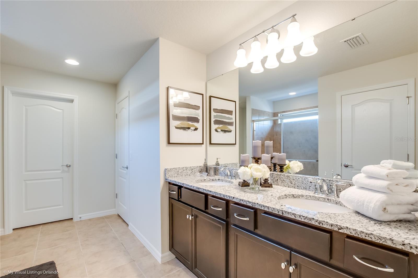 WINDSOR AT WESTSIDE - Residential
