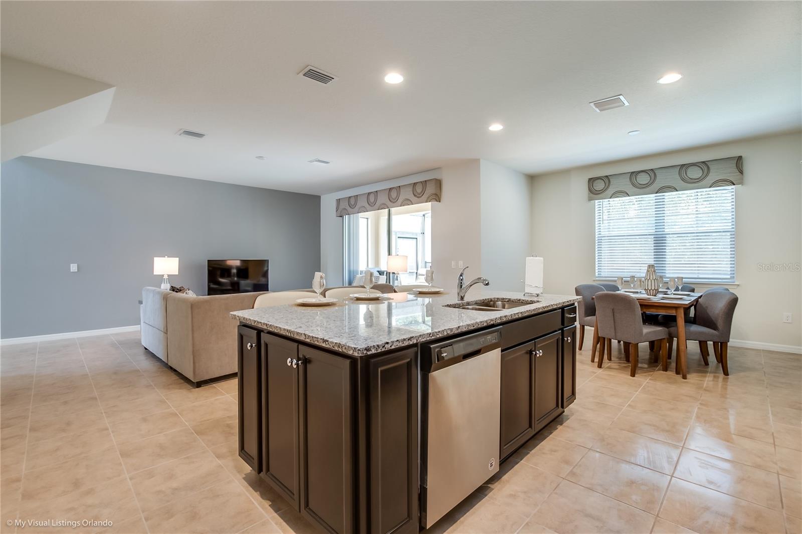 WINDSOR AT WESTSIDE - Residential