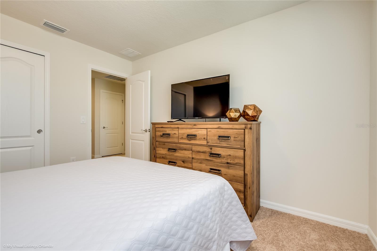 WINDSOR AT WESTSIDE - Residential