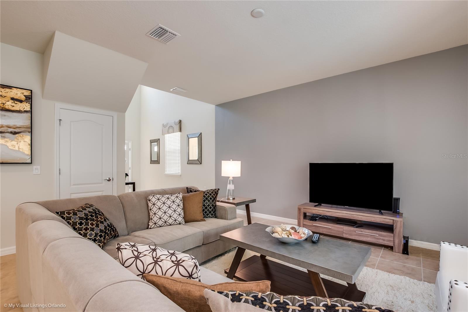 WINDSOR AT WESTSIDE - Residential