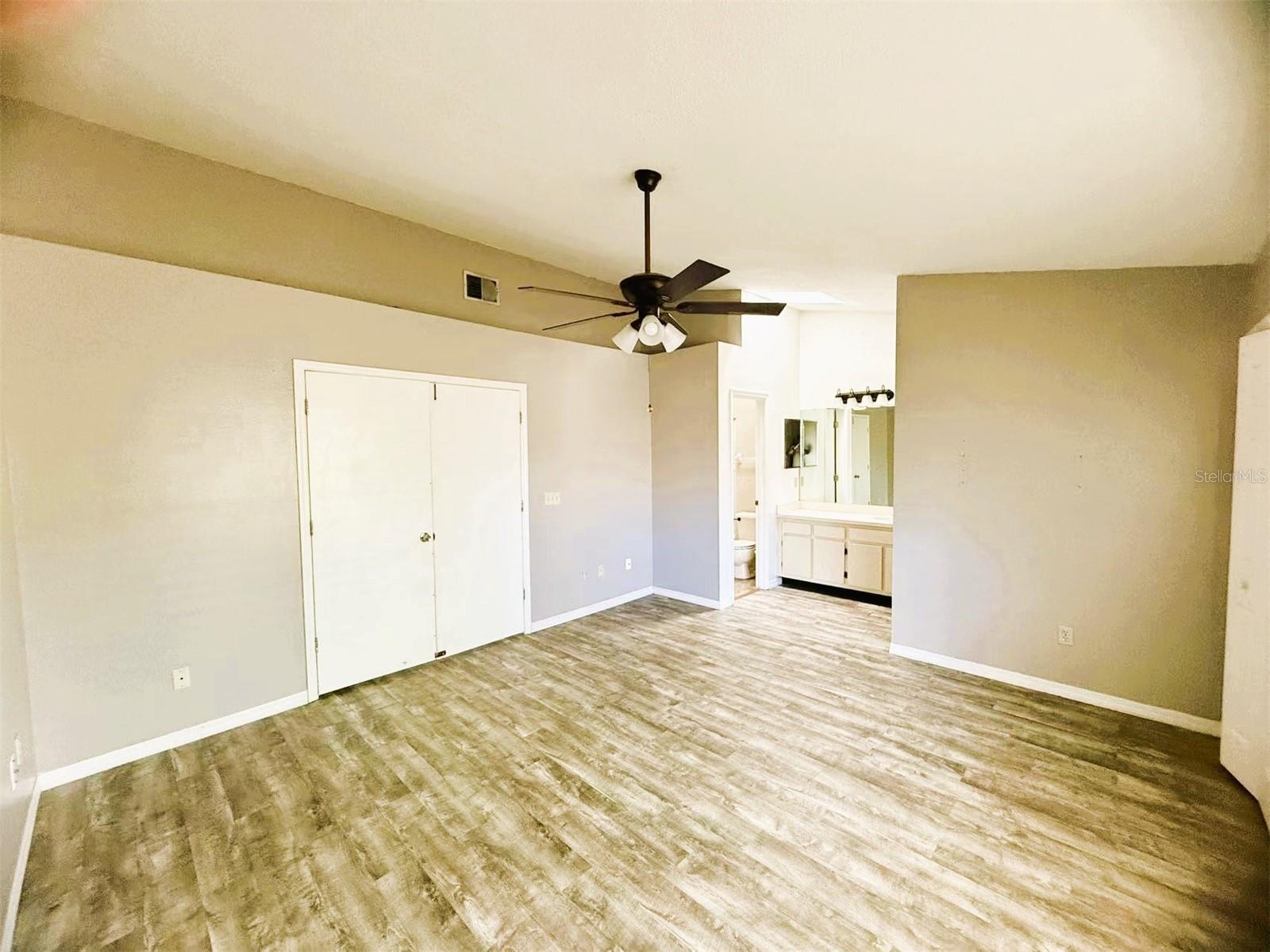 THATCHERS LANDING CONDO 03 - Residential Lease