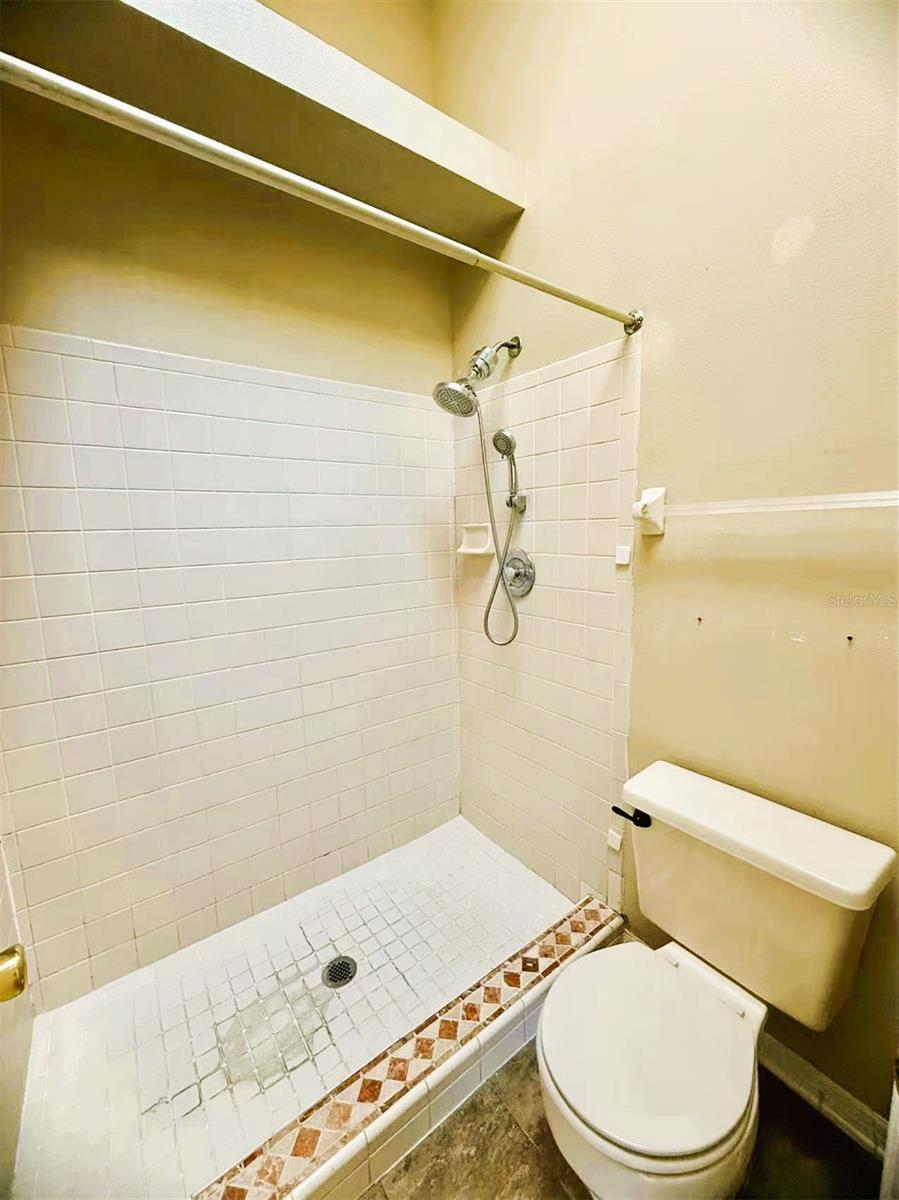 THATCHERS LANDING CONDO 03 - Residential Lease