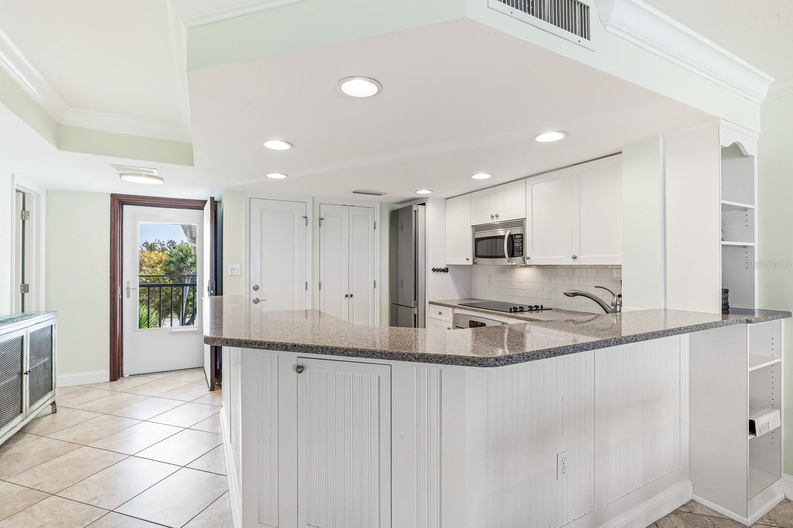 BEACH CHALET BLD G - Residential