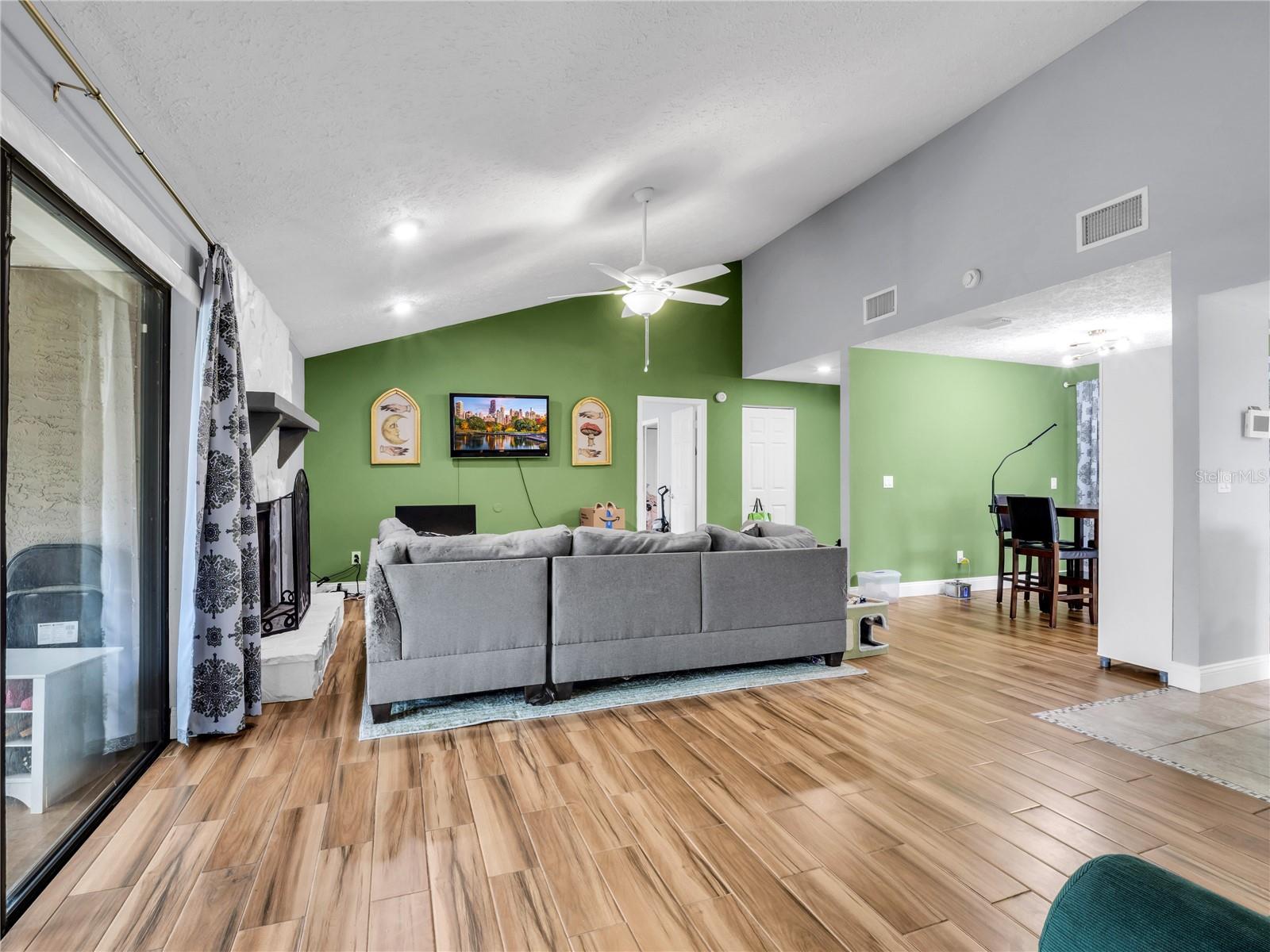 LAKEVIEW VILLAGE SEC A UNI - Residential
