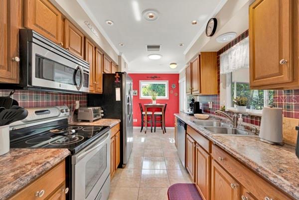 HIGHLAND LAKES - Residential