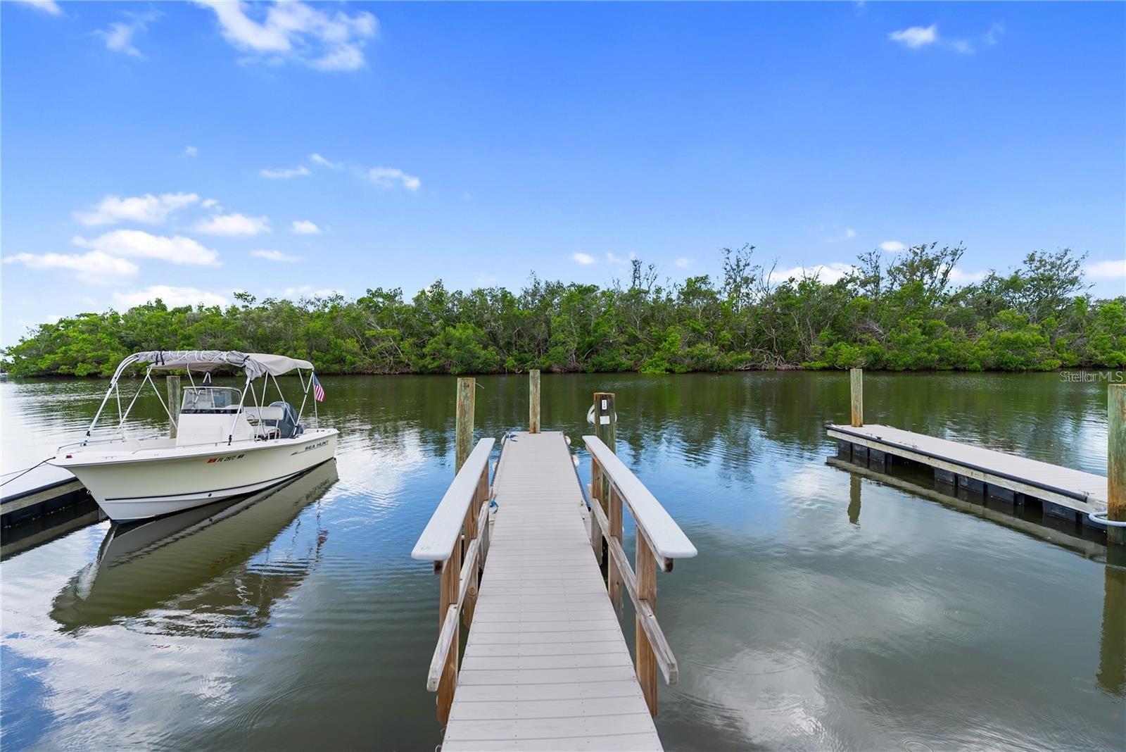 PARADISE BAY ESTATES COOP - Residential