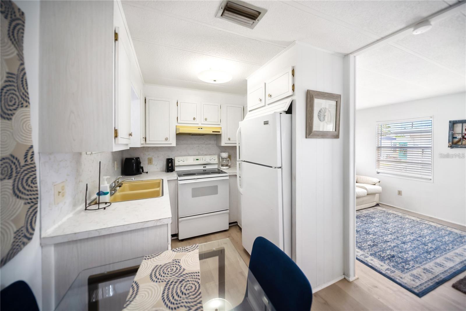 PARADISE BAY ESTATES COOP - Residential