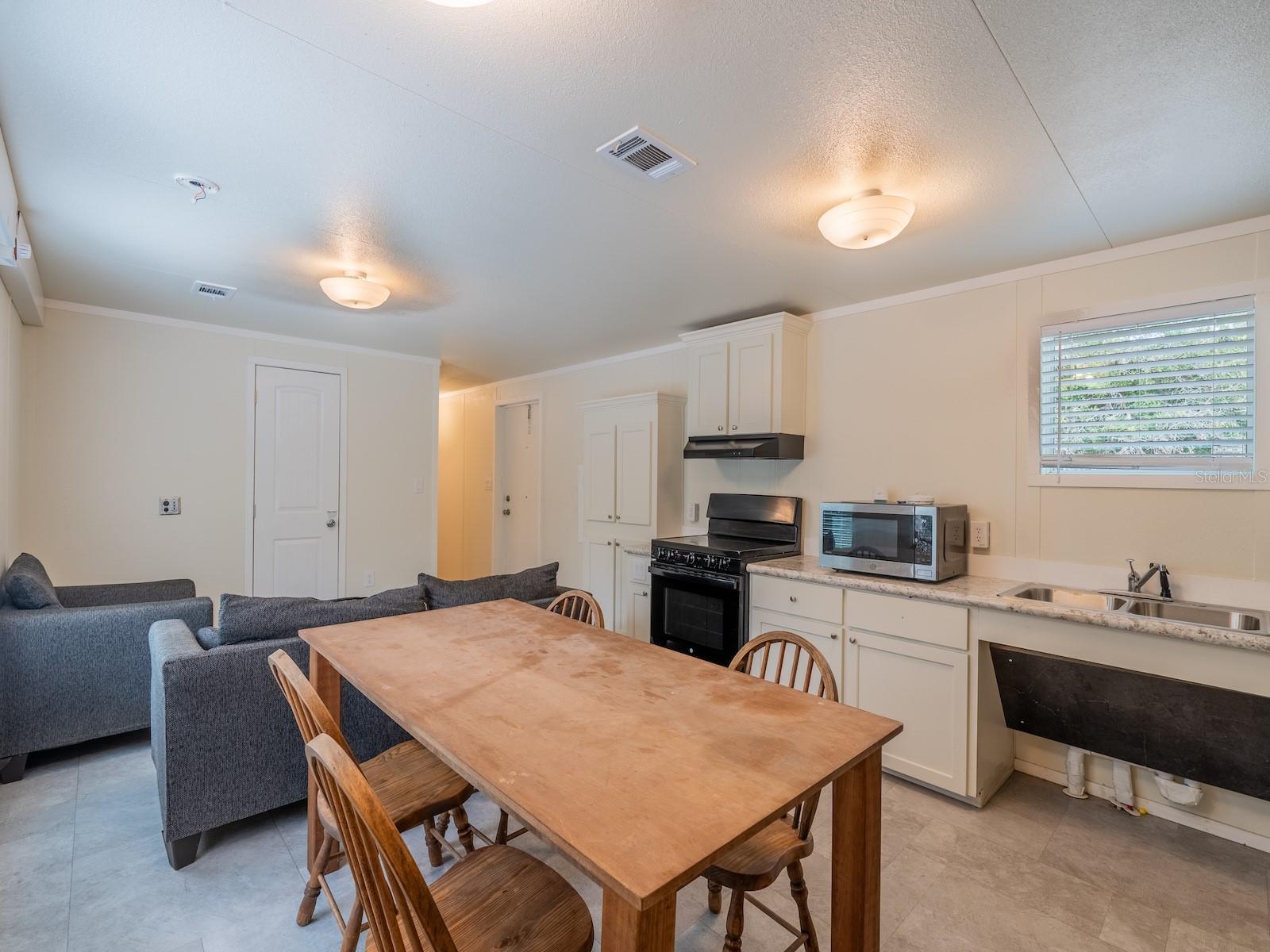 EUREKA SHORES - Residential