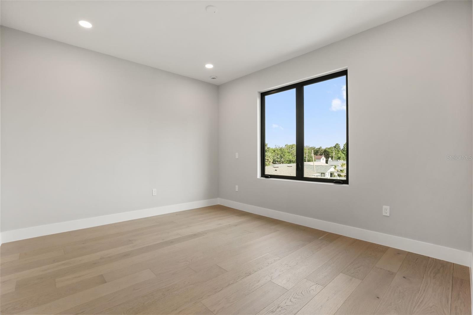 COLLEGE PARK - Residential