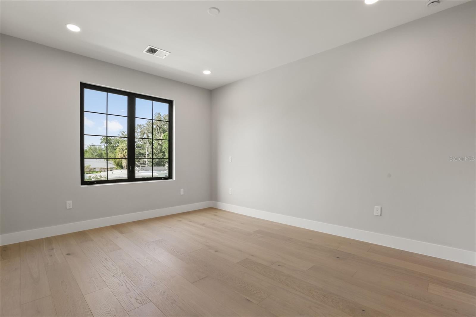 COLLEGE PARK - Residential