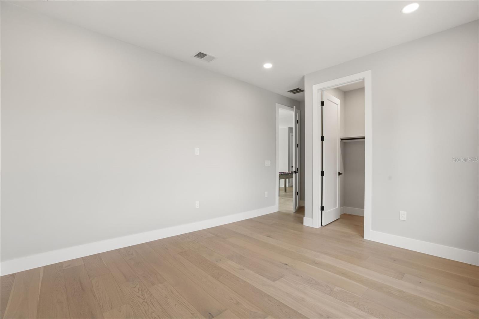 COLLEGE PARK - Residential