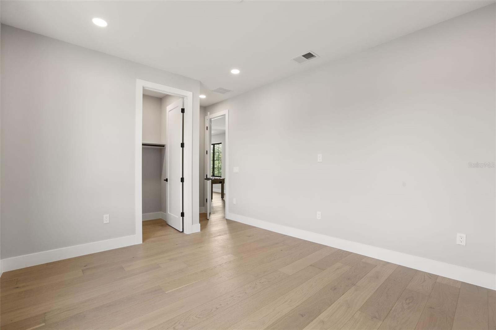 COLLEGE PARK - Residential