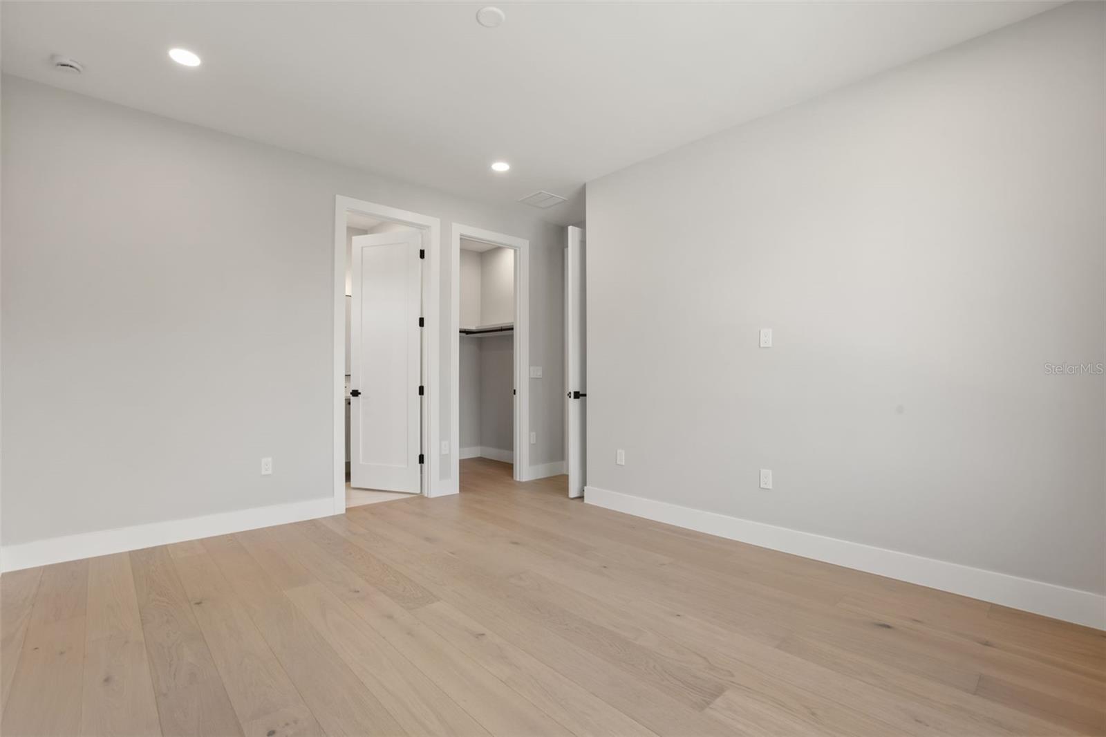 COLLEGE PARK - Residential
