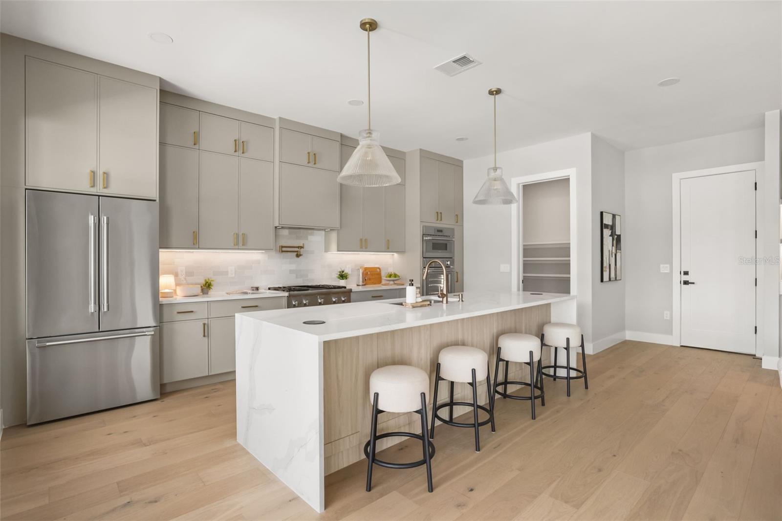 COLLEGE PARK - Residential