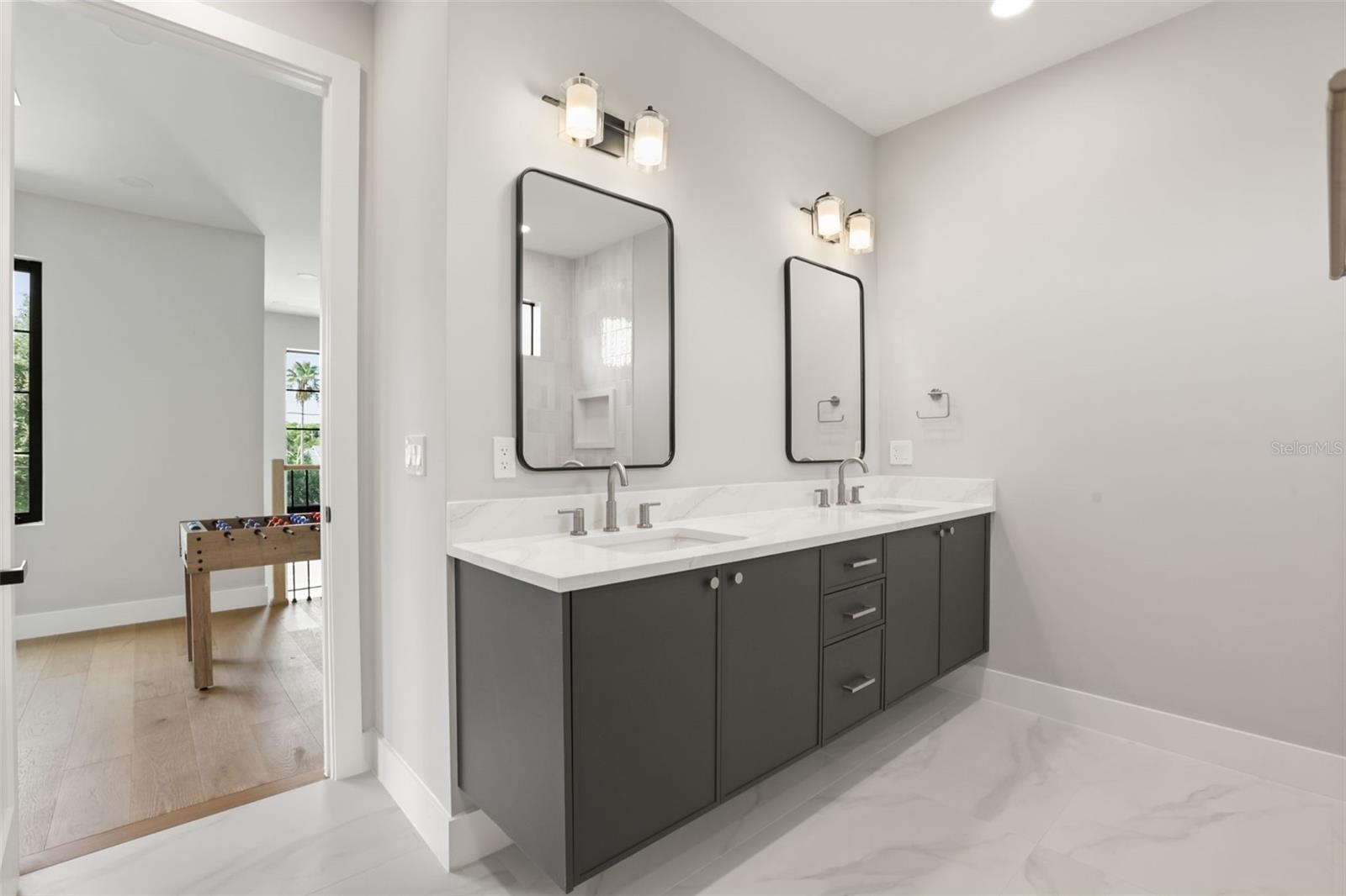 COLLEGE PARK - Residential