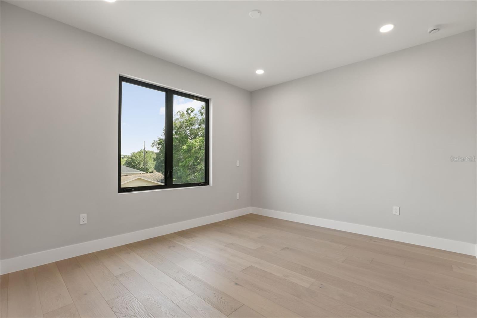 COLLEGE PARK - Residential