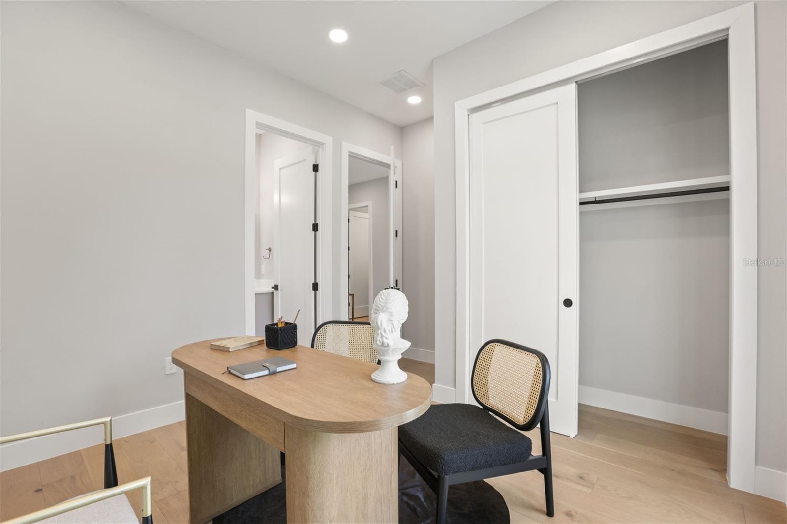 COLLEGE PARK - Residential