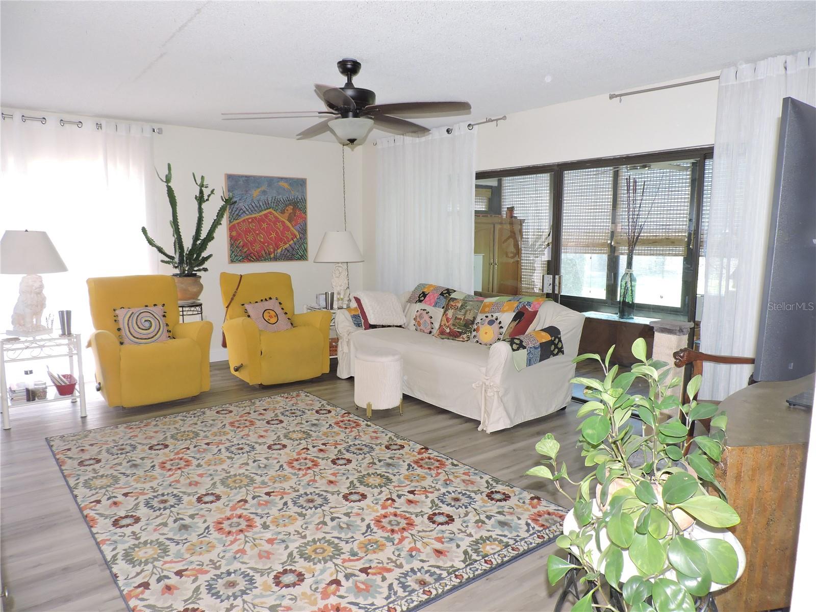 LA CASA - Residential